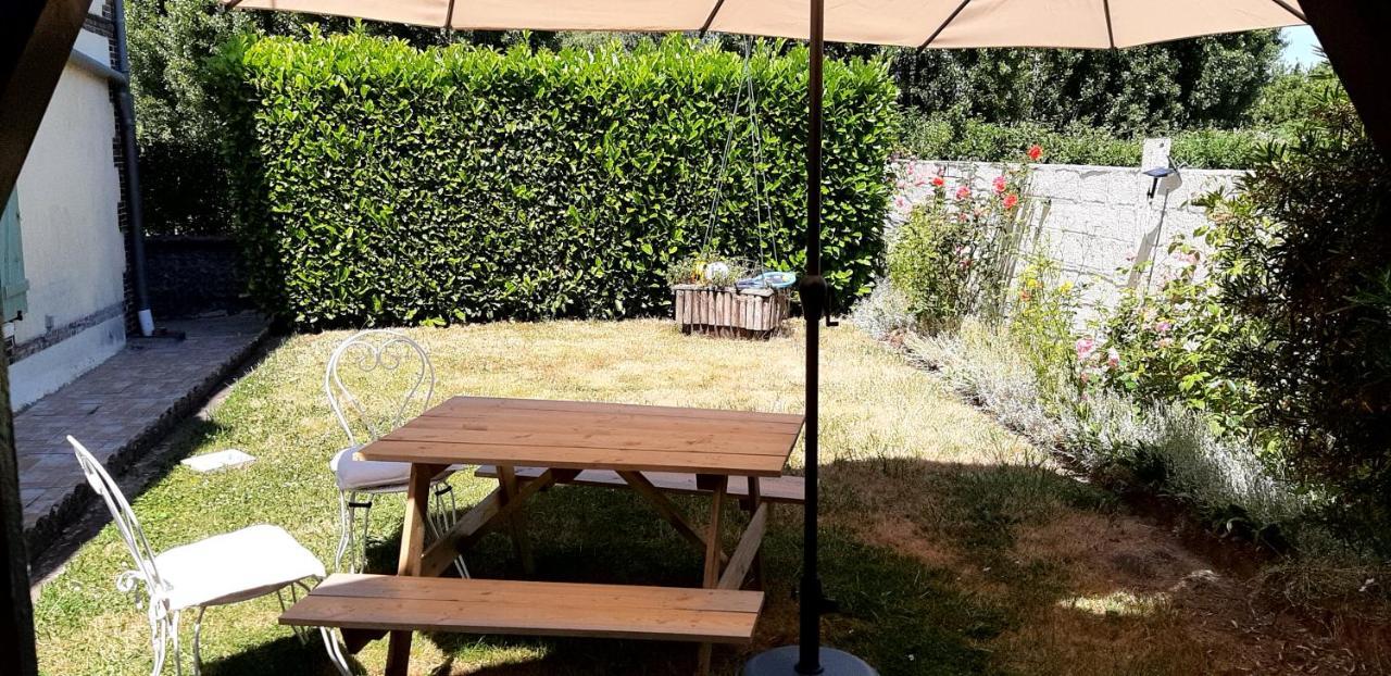 Chez Josie, Gîte et jardin privé, indépendant, calme, parking gratuit, Francheville  Exterior foto